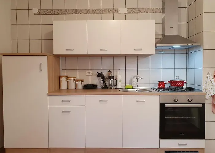 アパート Apartma ツェルクニツァ